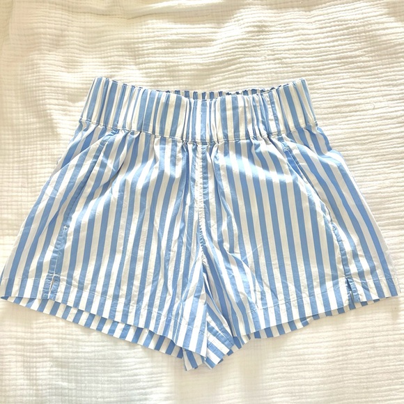 AYR Staycation shorts size small in great condition - Picture 1 of 3